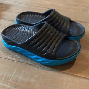 Hoka OneOne ORA Recovery Slide.